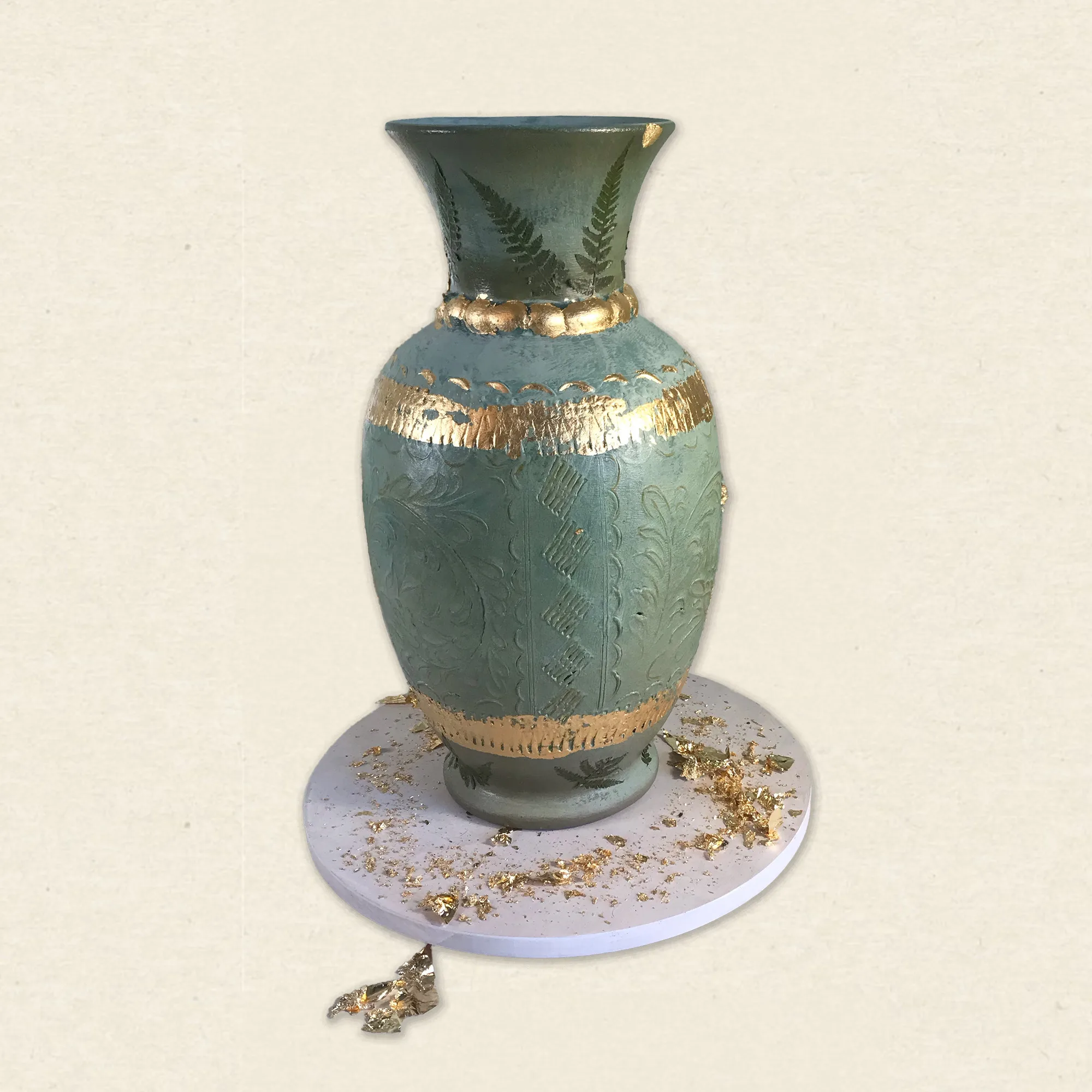 Handgetöpferte Vase, Unikat im Shabby-Chic-Stil